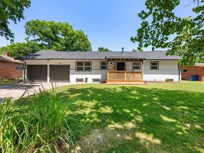 852 N Caddy Ln