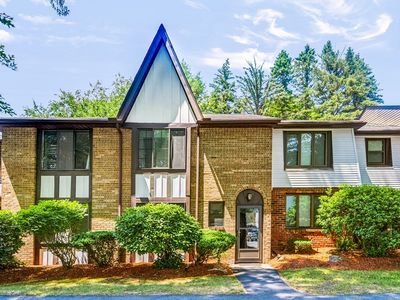 8 Cobblestone Ln #8