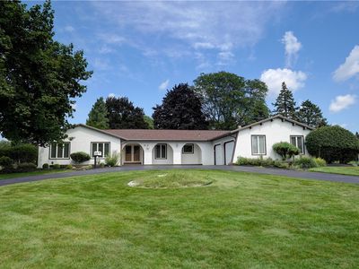 Property at 4 Pin Hook Ln, Pittsford, NY
