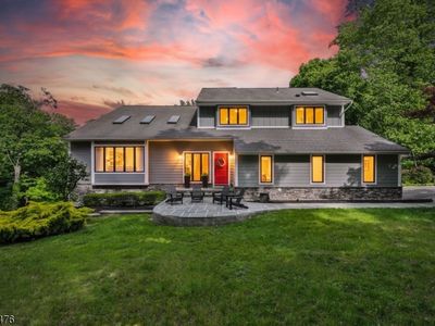 11 Hemlock Ln