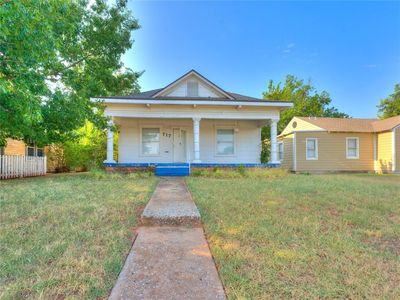 717 E Logan Ave