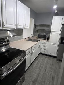 8065 SW 107th Ave APT 202