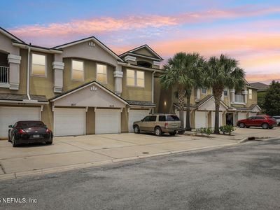 607 GOLDEN LAKE Loop