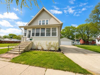 377 Marquette STREET
