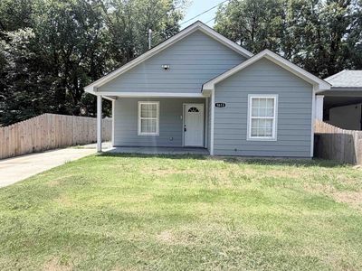 1613 Locust St