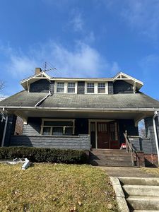 1115 S Seneca Ave