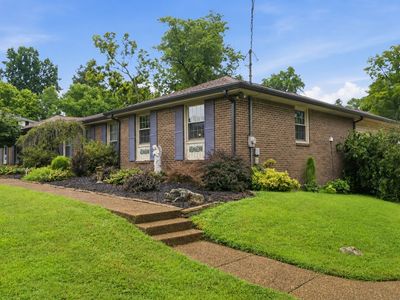 402 Ellington Dr