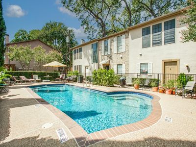 3817 Rawlins St APT 103