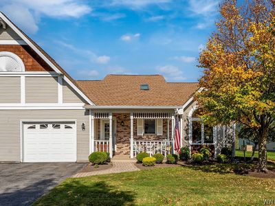 3 Spicebush Ln