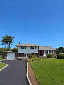 Property at 29 Cottonwood Drive, Commack, NY