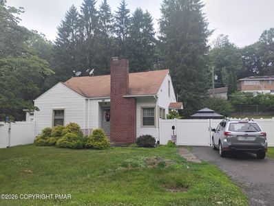 146 Maple Ave