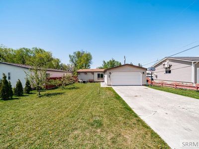 1435 Willow Ave