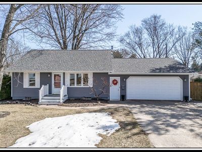 Property at 1406 Lawrence St, New London, WI
