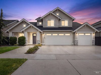 4268 N Sunny Side Ave