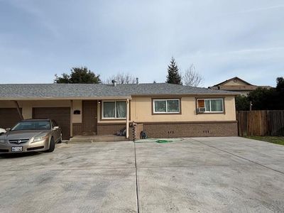 3410-3412 Lerwick Rd