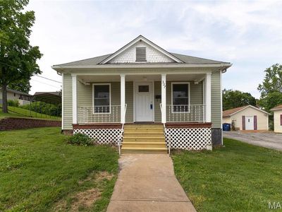 327 N 7th St