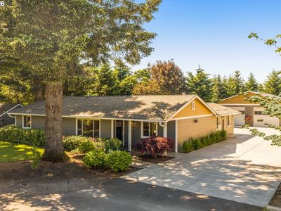 19575 Leland Rd