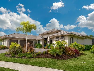 5691 Bent Pine Square