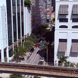 104 SW 9th St APT 1101