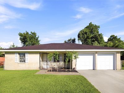 211 Estelle Cir