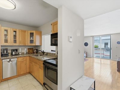 3588 Collins Ave APT 504