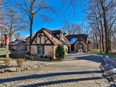 Property at 2070 Settlers Trl, Vandalia, OH