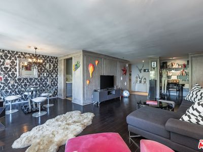 848 N Kings Rd APT 102