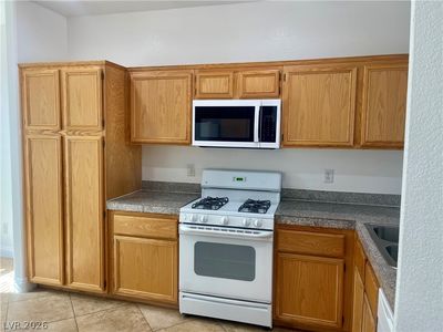 808 Pirates Cave Ct