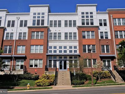 1418 N Rhodes St #B417