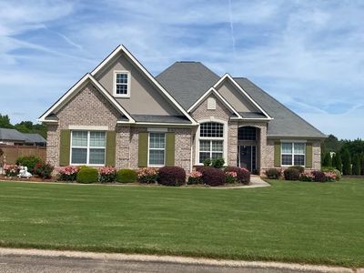 Property at 40 Peregrine Dr, Byron, GA