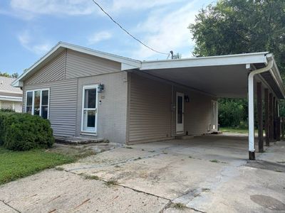 704 Lane Ave