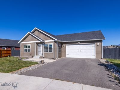2226 Sturnella Ln
