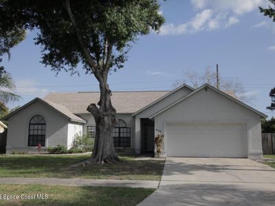898 Jamestown Dr