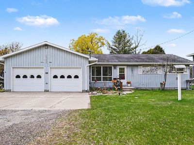 733 Monument Rd