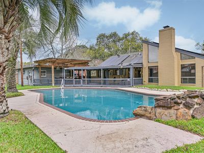 910 Evergreen Dr