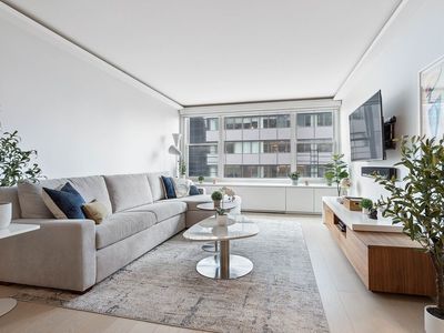 117 E 57th St APT 24E