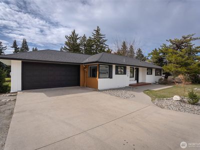 1530 Eastmont Avenue