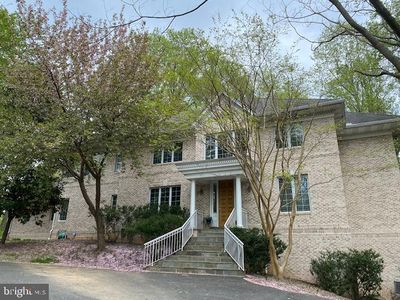 8309 Old Seven Locks Rd
