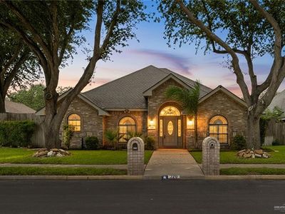 320 Thunderbird Ave