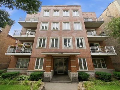 2217 W Farwell Ave APT 4B