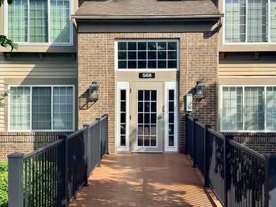 568 Cloverfield Ln APT 203