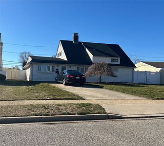Property at 12 Wisteria Lane, Wantagh, NY