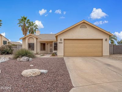 8941 N Spinel Pl