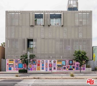 751 N Fairfax Ave #4