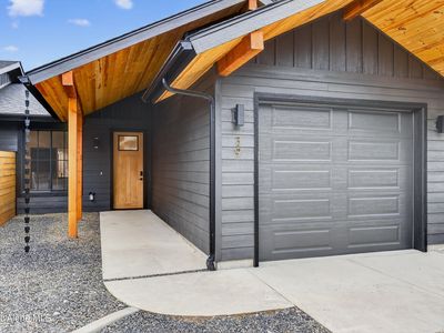 33 Rebecca Ln