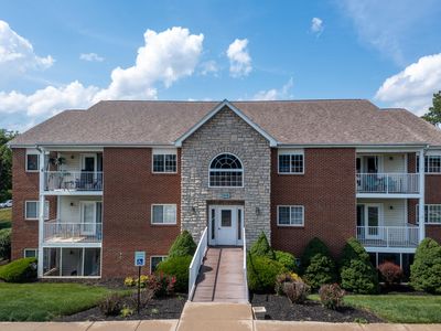 648 Friars Ln APT 10