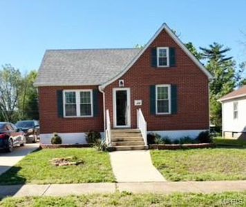 306 Elmont Rd