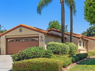 2922 Alamitos Pl