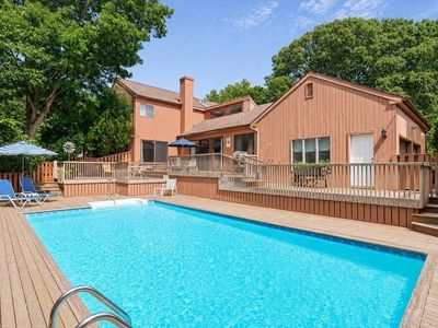 39 Spring Pond Ln