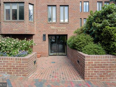 1045 31st St NW APT 303